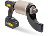 BTW6000E, Batteridrevet muttertrekker med firkant-drivtapp, 8130 Nm, 1 1/2 in. 230V med reaksjonsarm, batteri og lader