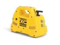 XC1401M, batteridrevet pumpe, 4/3 ventil, 1L nyttevolum, batterier og lader ikke inkludert