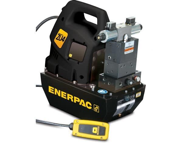 ZU4308SE, elektrisk pumpe , Pro, 3/3 magnetventil med fjernkontroll, LCD-skjerm, 230V, 8L nyttevolum