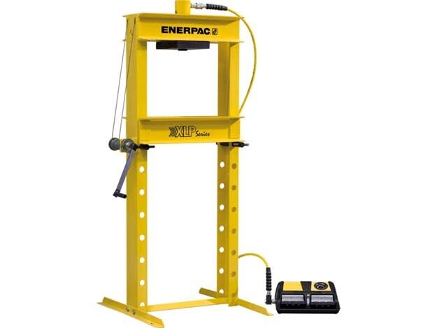 XLP256XA11G, 232 kN verkstedpresse med  RC256 enkeltvirkende sylinder og XA11G luftpumpe