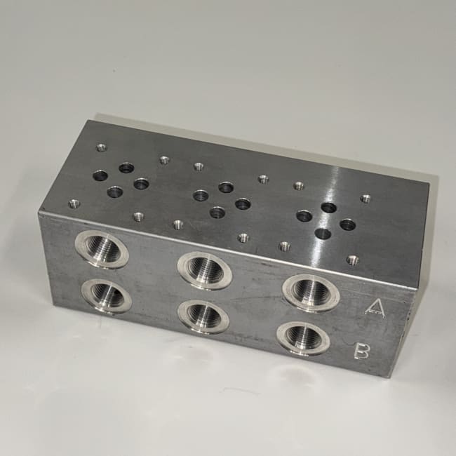 Montasjeblokk  | 3 x NG6 | A-B 3/8' underside, P-T 3/8' kortside | Aluminium | 230 bar | BL 6-3
