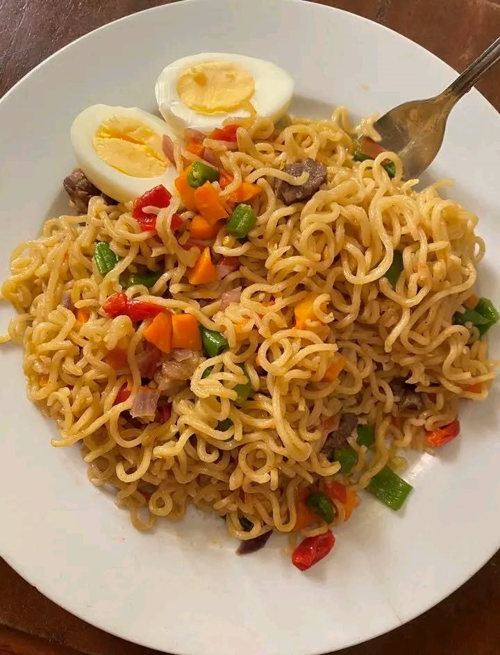Indomie with veggies and Boiled eggs