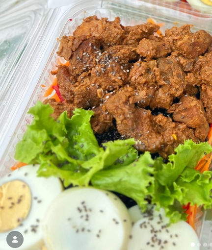 Spicy Chicken & beefsteak combo salad