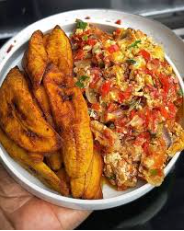 Fried plantain+egg sauce
