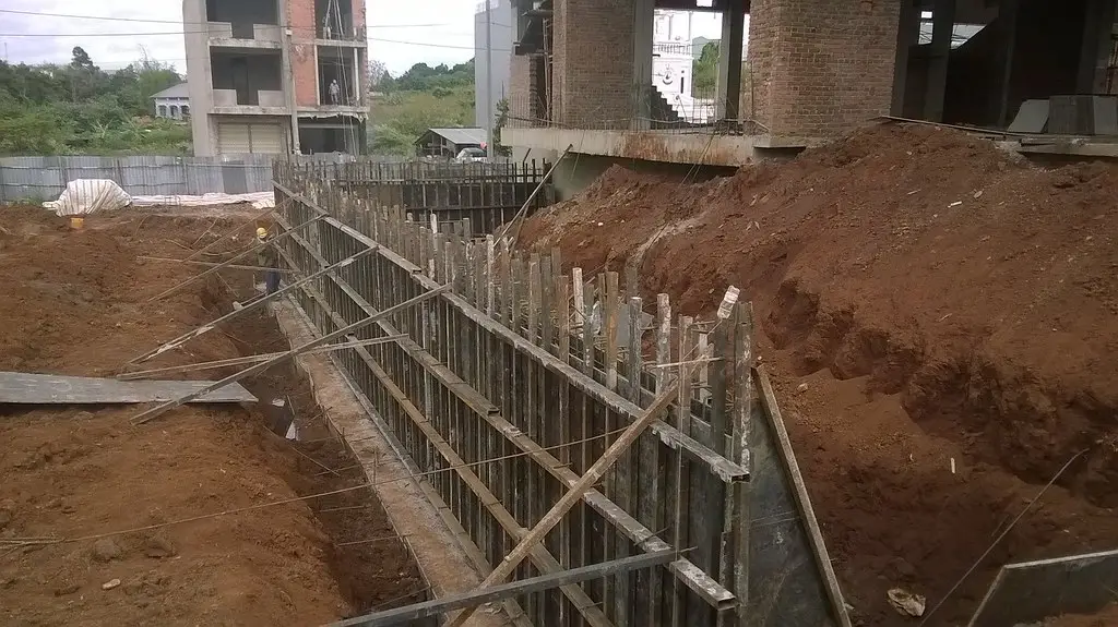 Kiệt Tác Thầm Lặng Tường chắn đất