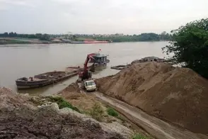 Những câu chuyện phía sau bức tường nước Đê điều là gì