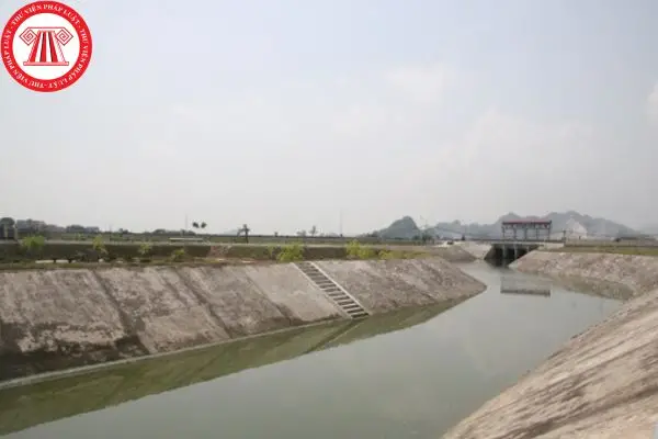 Những câu chuyện phía sau bức tường nước Đê điều là gì