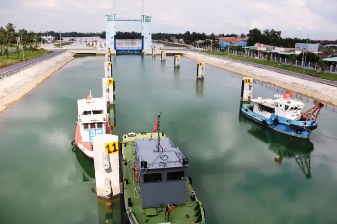 Những câu chuyện phía sau bức tường nước Đê điều là gì