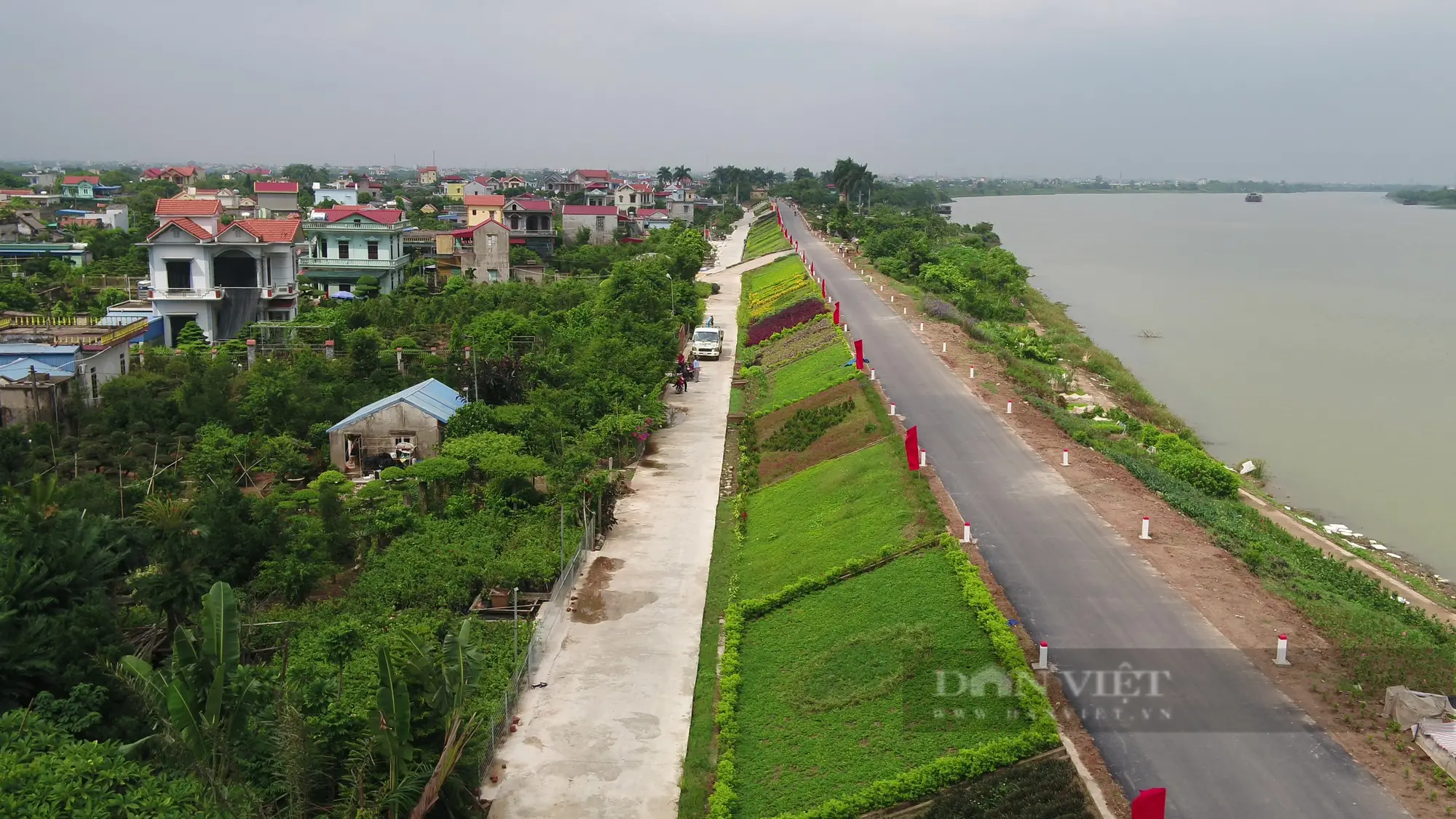 Những câu chuyện phía sau bức tường nước Đê điều là gì