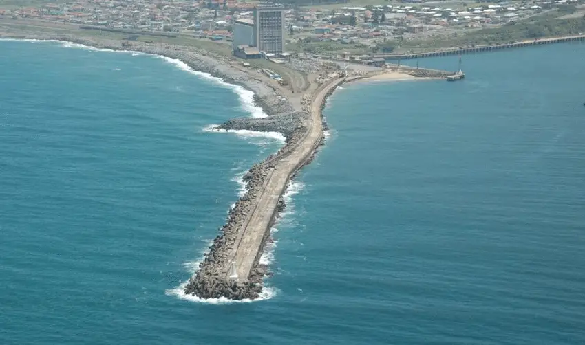 Những câu chuyện được ẩn giấu bên trong những bức tường đê biển