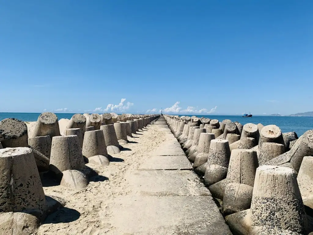 Kè Biển - Hi Vọng và Thách Thức của Đường Biên Giới Biển Việt Nam