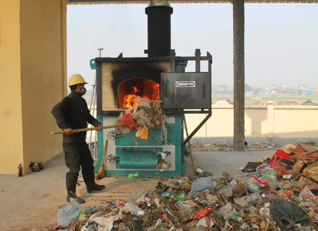 Chôn lấp rác thải nhựa