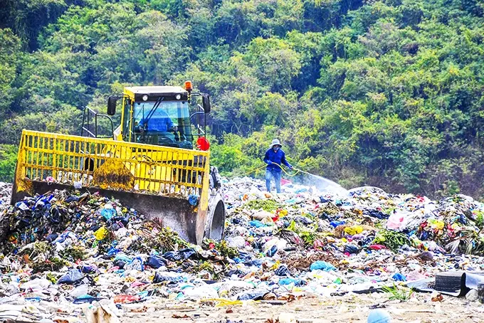 Quy trình chôn lấp rác thải sinh hoạt