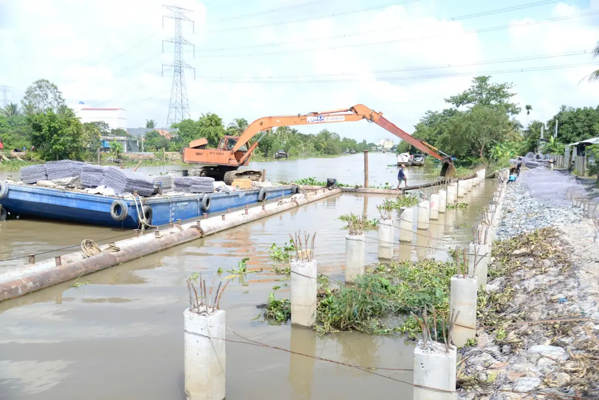 Kè Sông Hào Anh Hùng Thầm Lặng Bảo Vệ Đất Nước