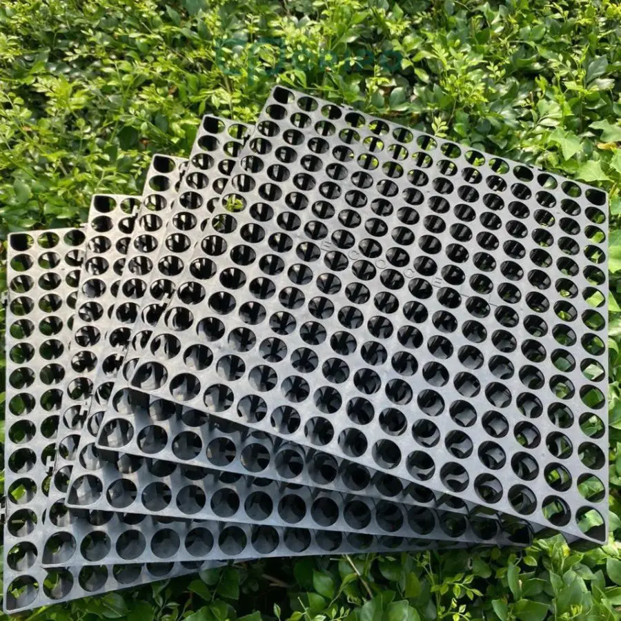 Vỉ thoát nước sân vườn