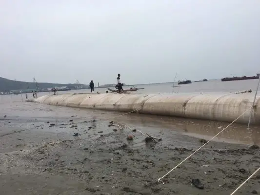 Ống Vải Địa Geotube Chiến Binh Thầm Lặng Bảo Vệ Bờ Biển Việt Nam