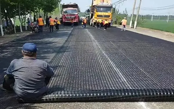 Thi công lưới địa kỹ thuật