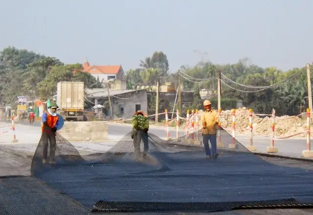 Thi công lưới địa kỹ thuật