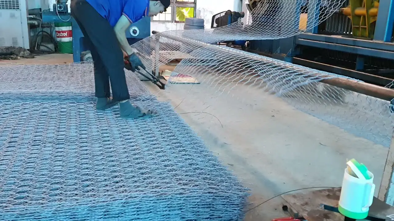 Rọ đá 2x1x0.5 - Hộp rọ đá định hình thông dụng cho công trình tường chắn trọng lực