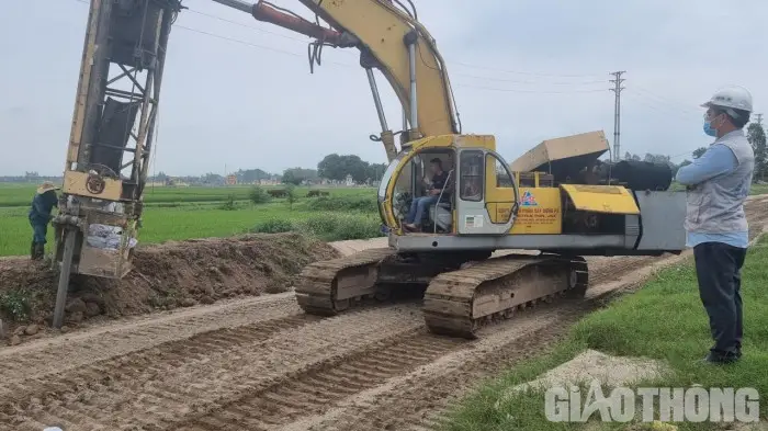 Cắm bấc thấm - Nâng tầm hạ tầng, kiến tạo tương lai