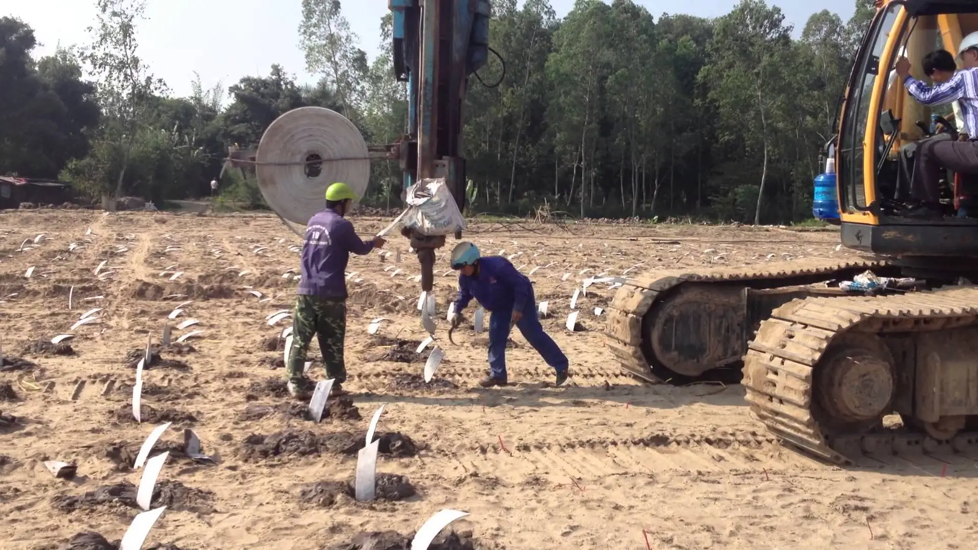 Cắm bấc thấm - Nâng tầm hạ tầng, kiến tạo tương lai