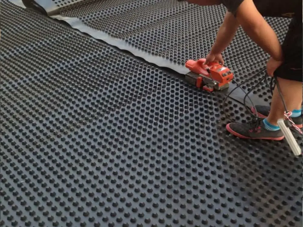 Hàn Bạt HDPE Có Bao Nhiêu Cách? Khám Phá Thế Giới Giải Pháp Chống Thấm Hiện Đại