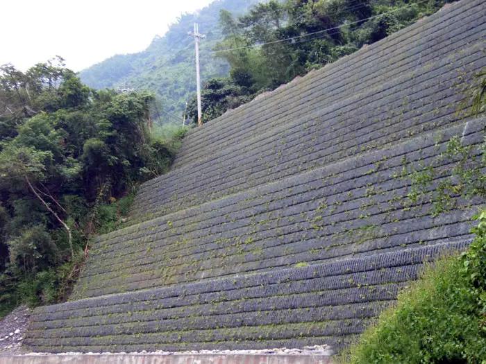 Gia Cố Mái Taluy Bằng Vải Địa Kỹ Thuật
