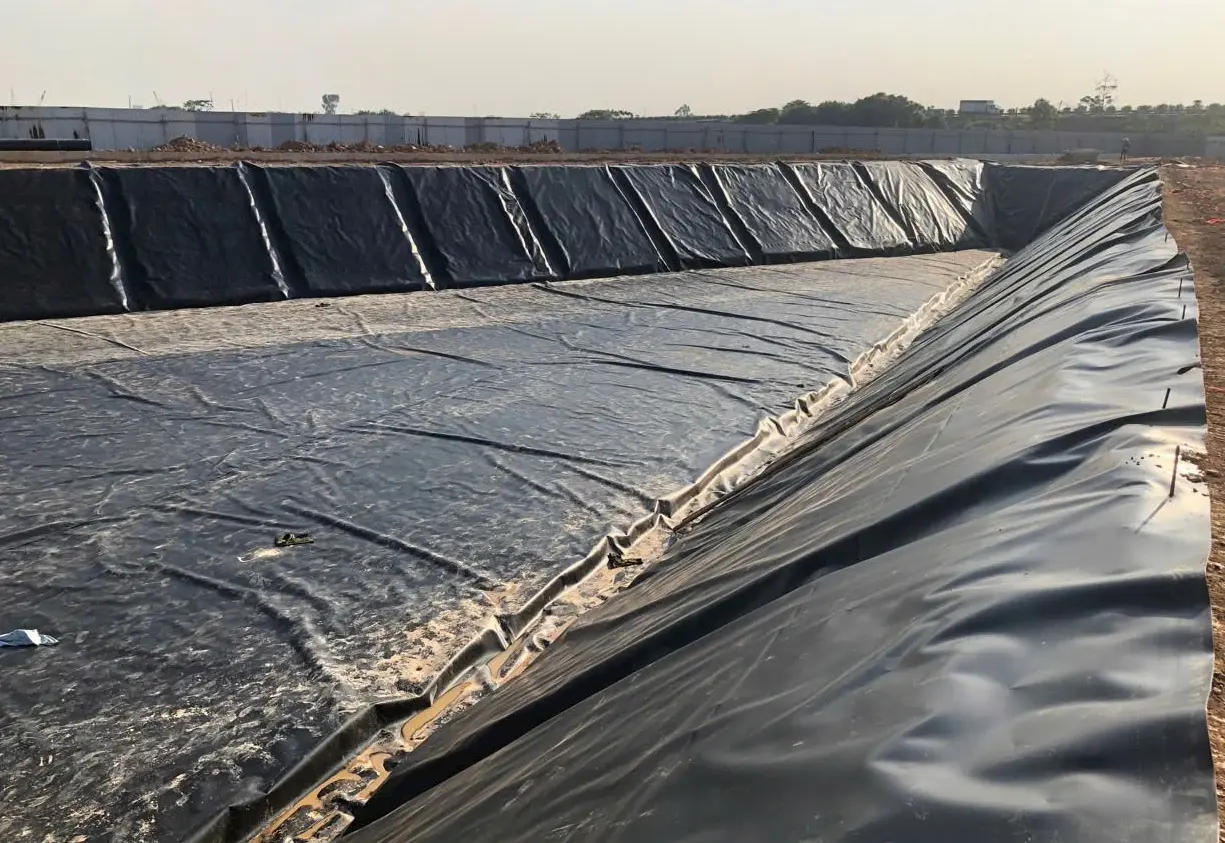 Bạt HDPE Đa Dạng Kích Thước - Giải Pháp Linh Hoạt Cho Mọi Công Trình