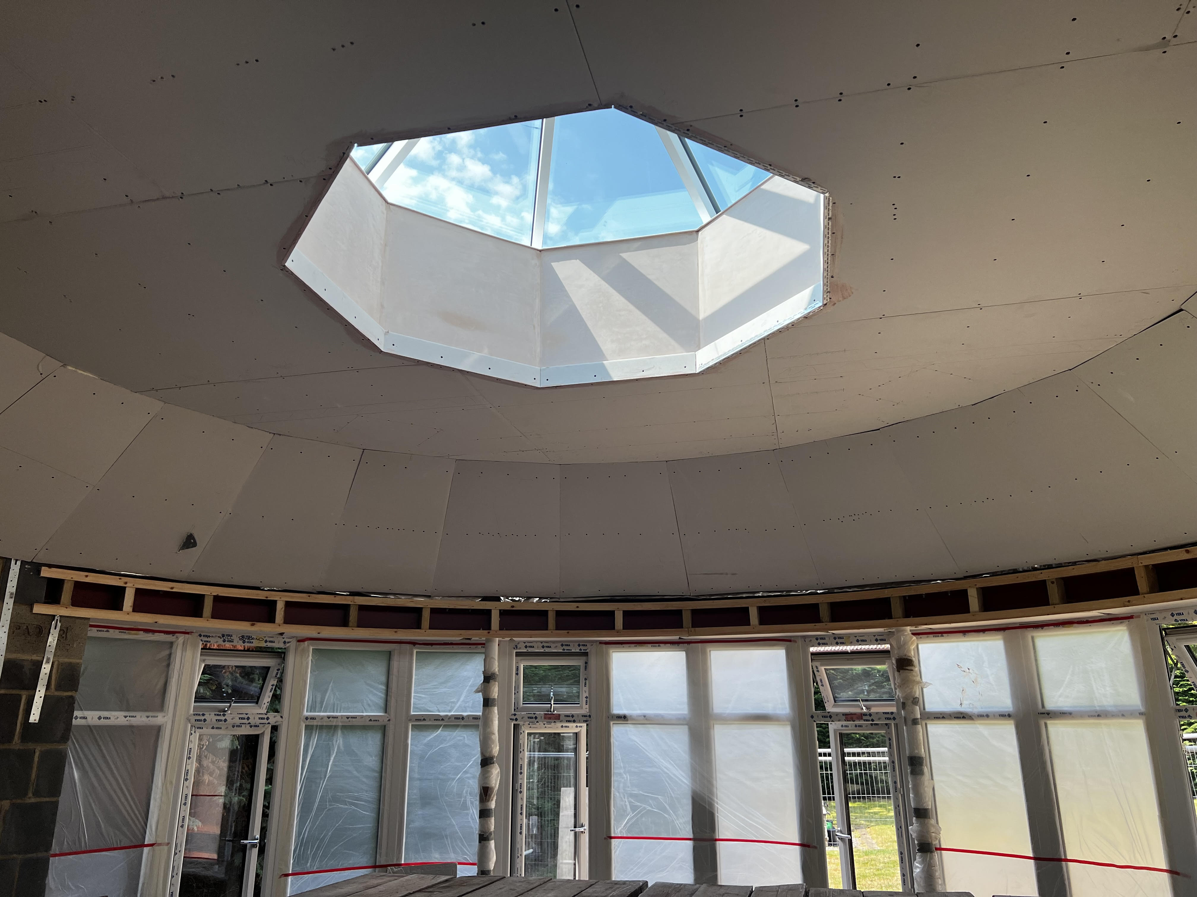 Unusual roof lantern on circular extension