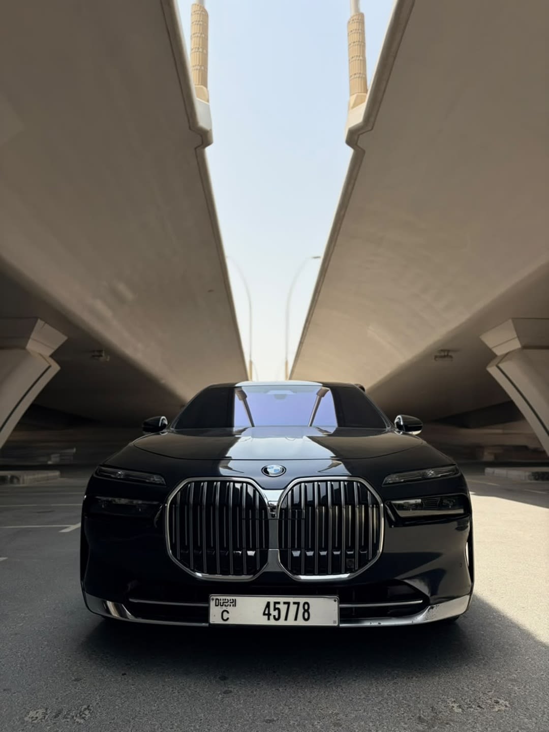 735i - image 1