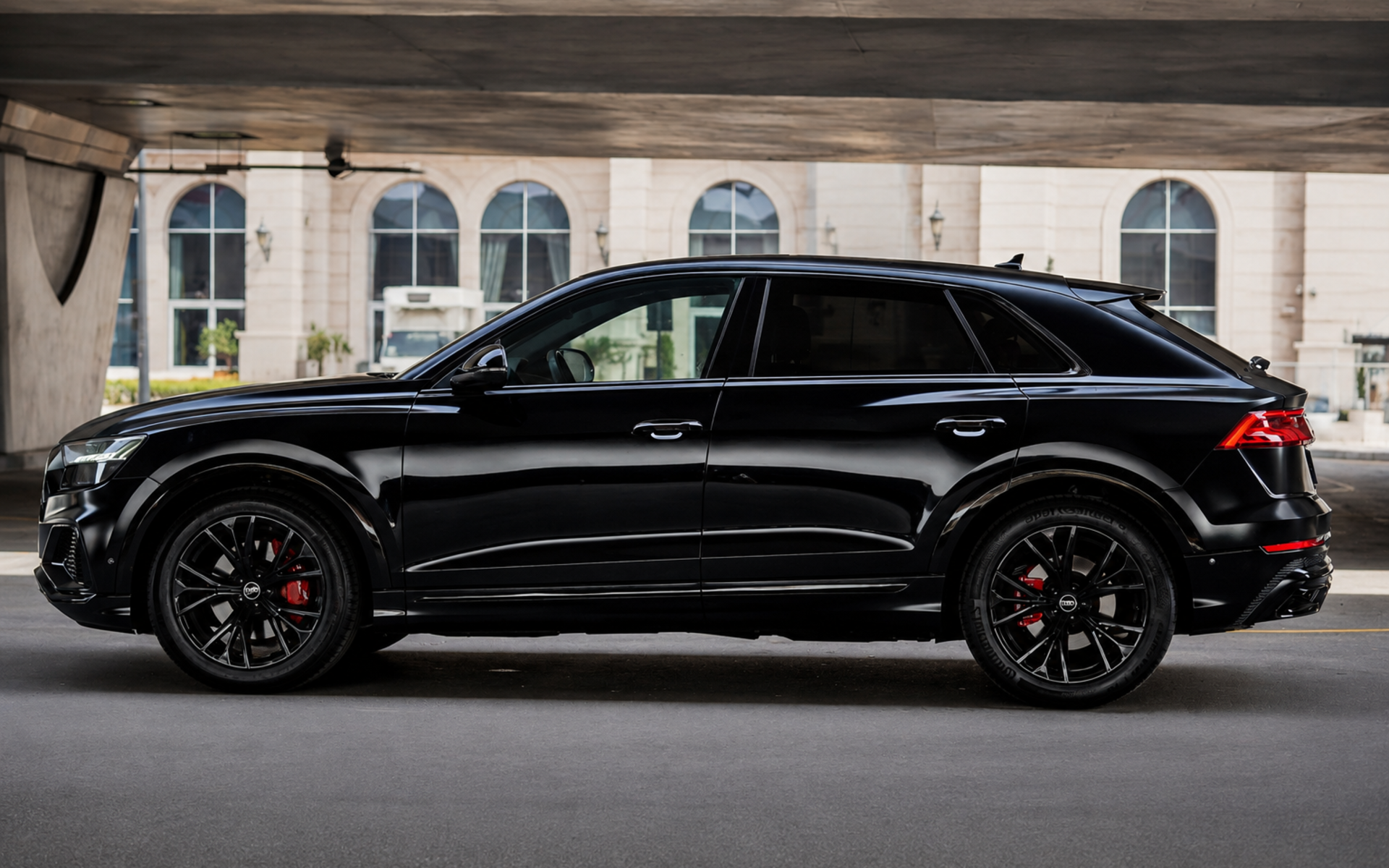 Audi Q8 image 1