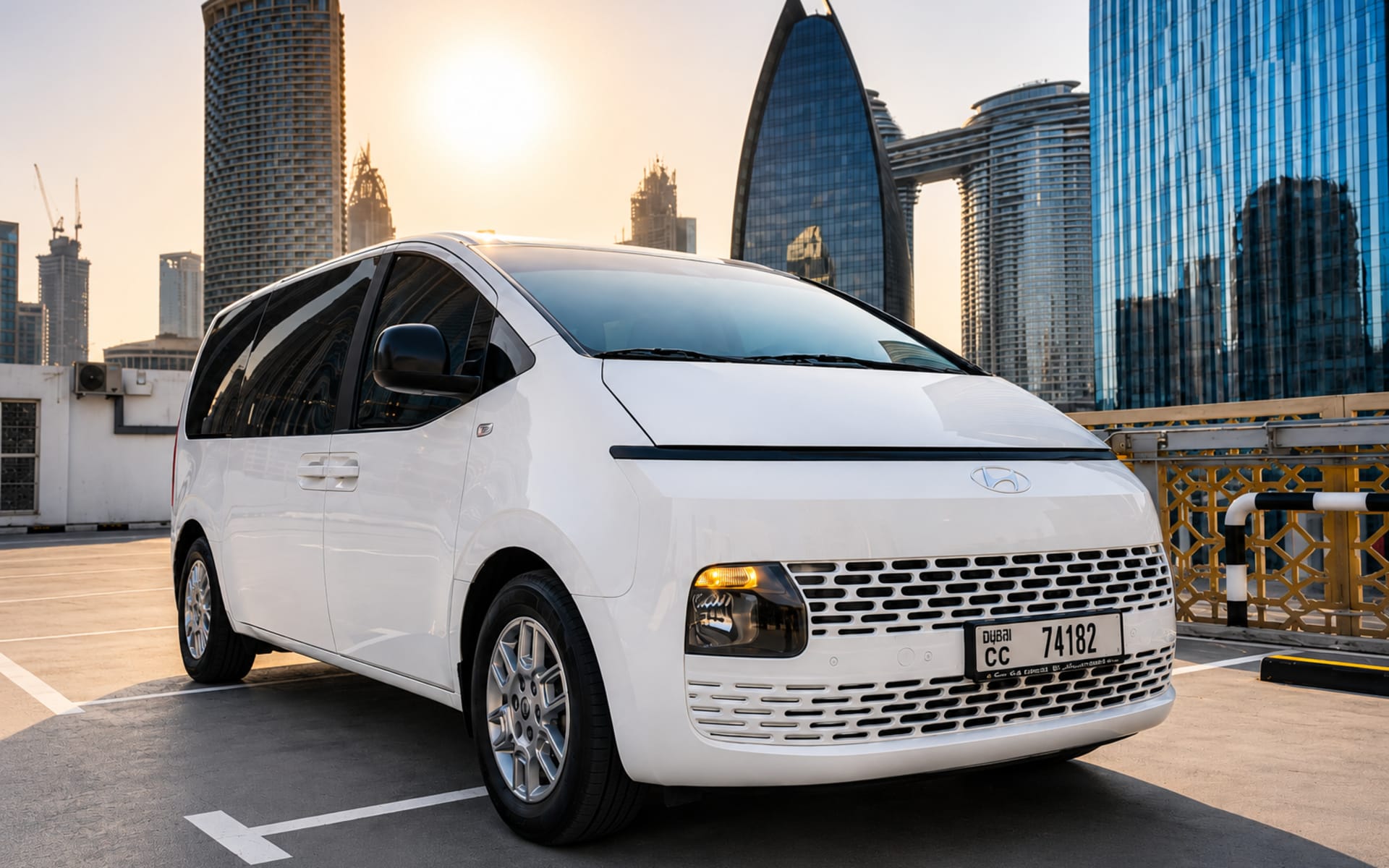Hyundai Staria image 1