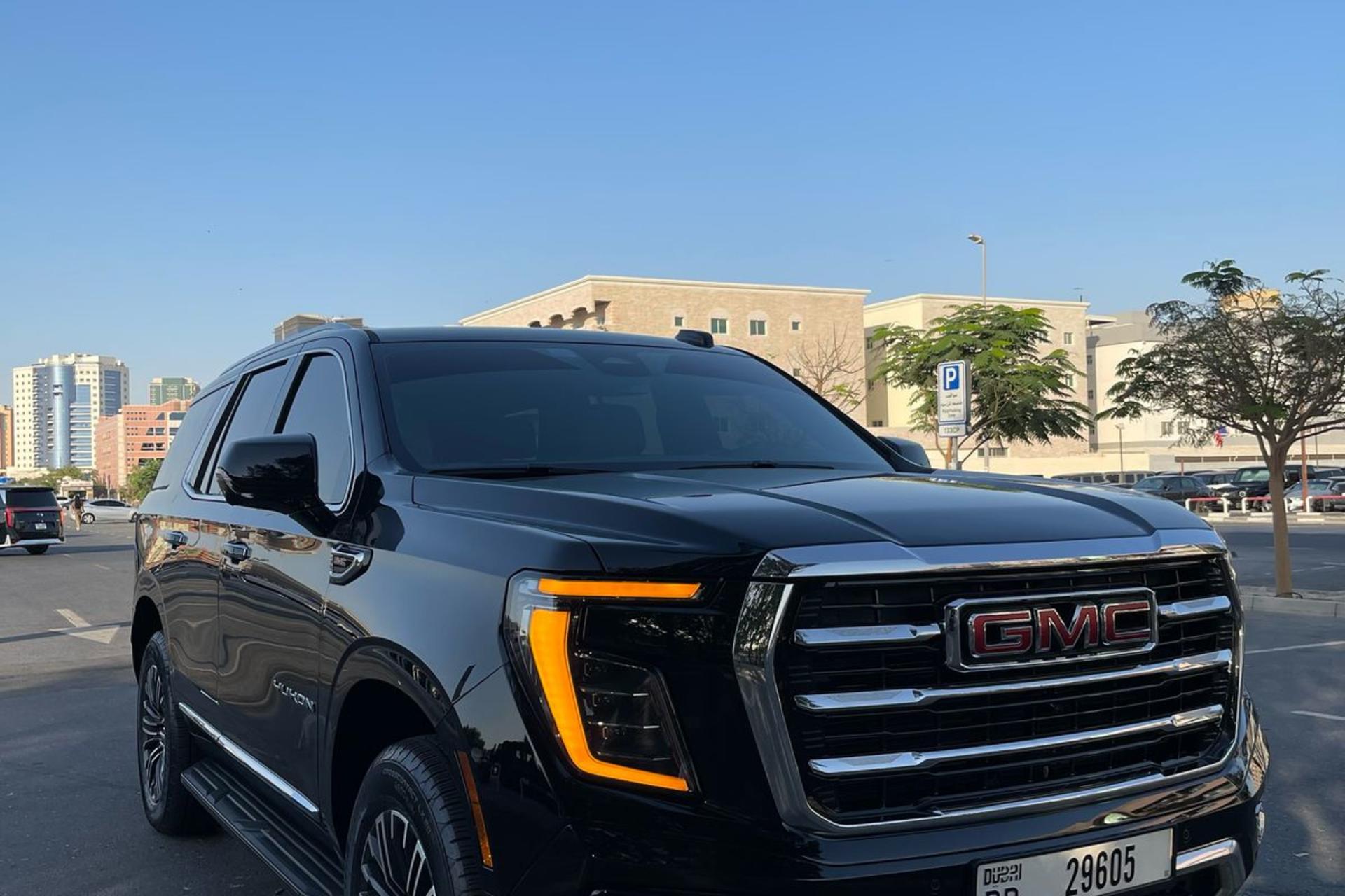 GMC Yukon image 1