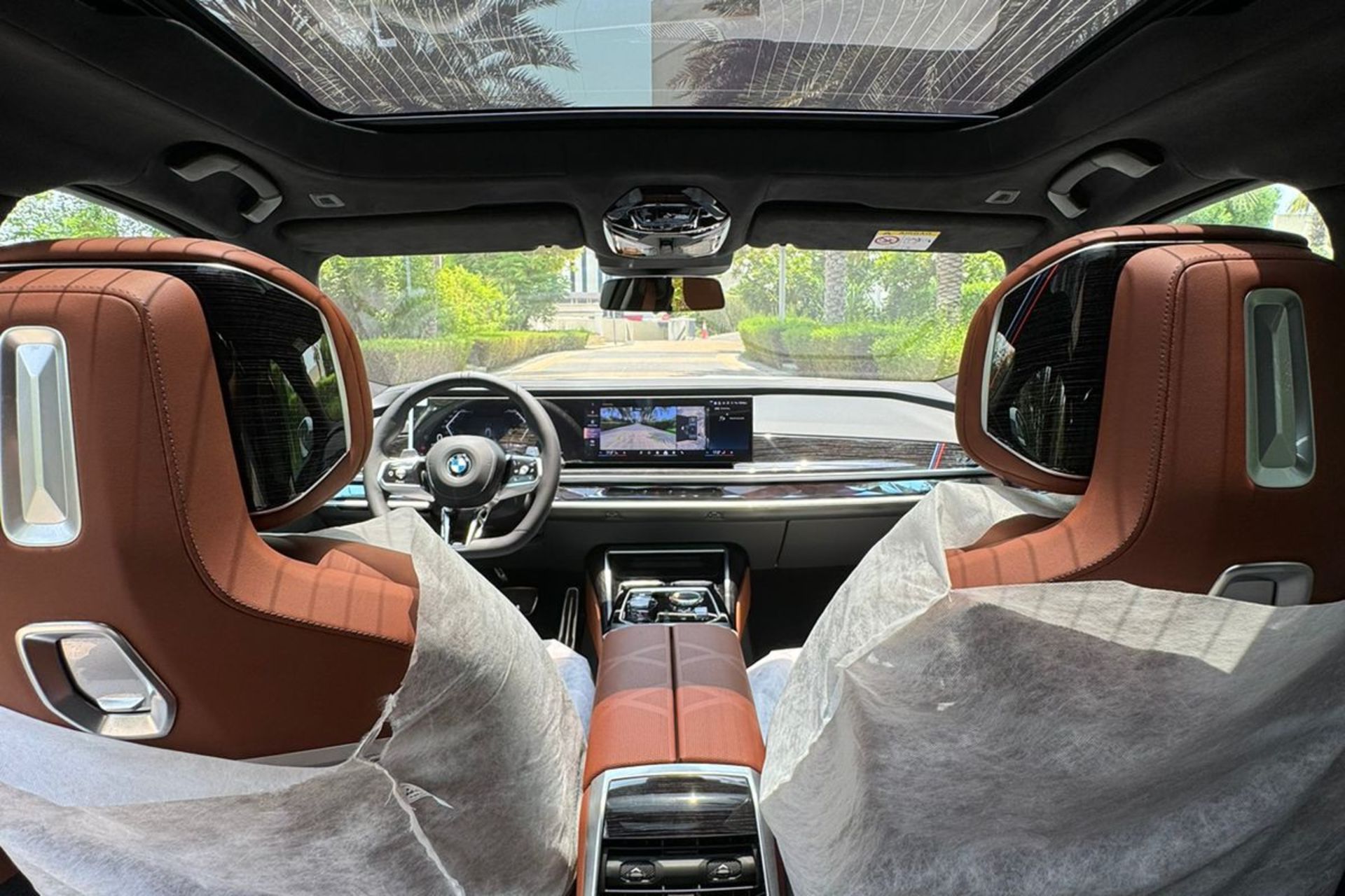 740i - image 1