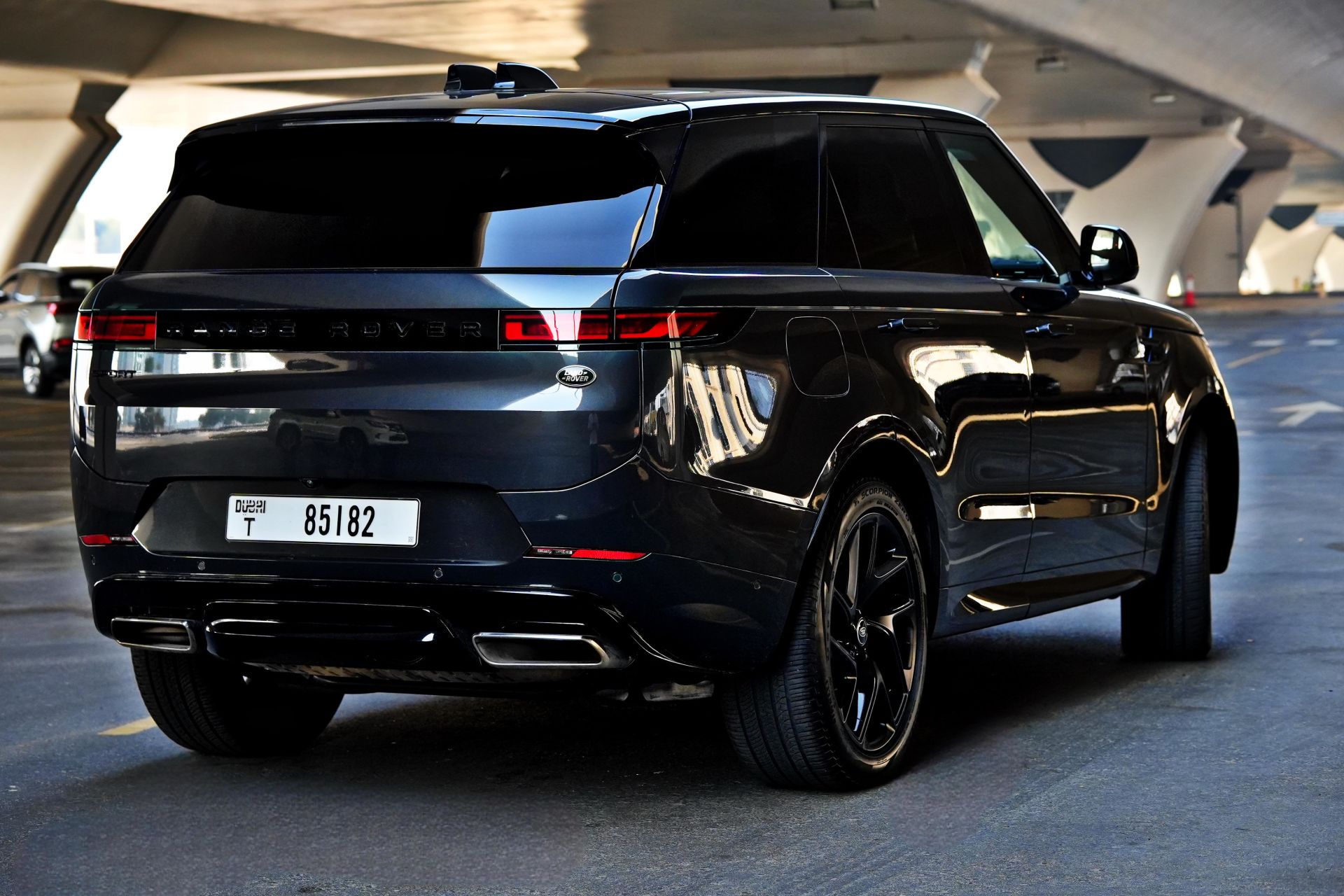 Range Rover Sport - image 1