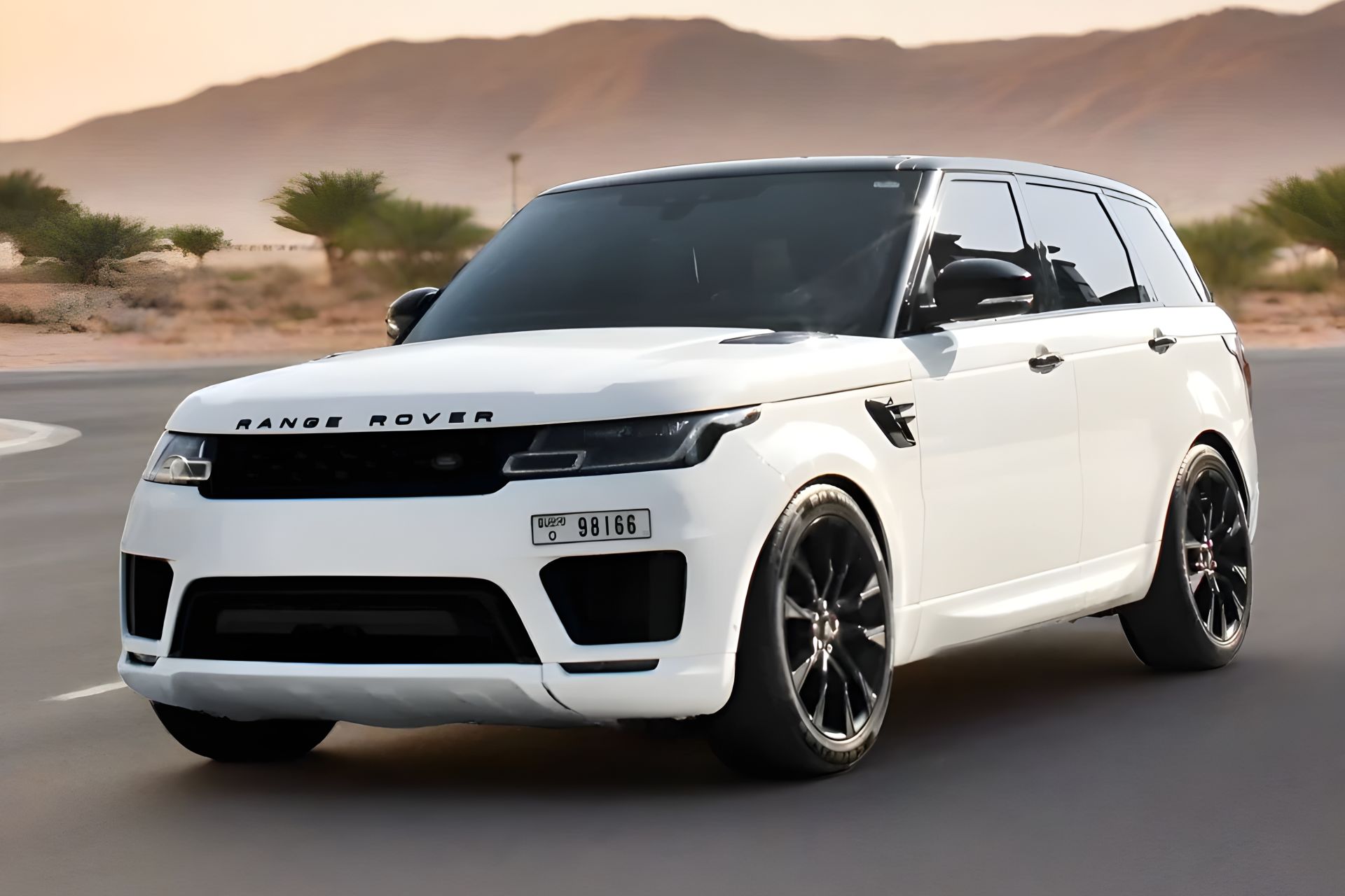 Range Rover Sport - image 1
