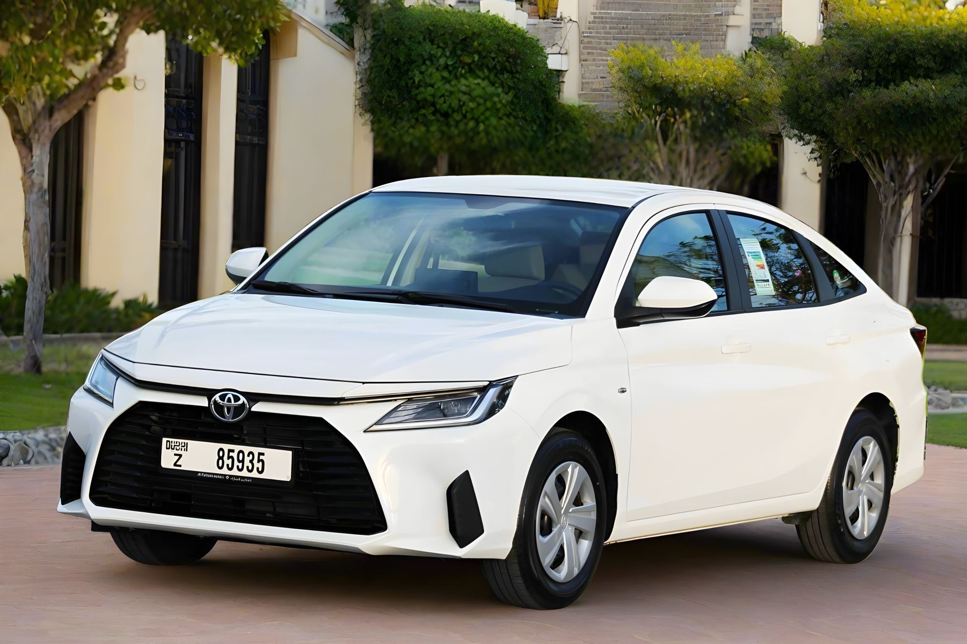 Yaris - image 1