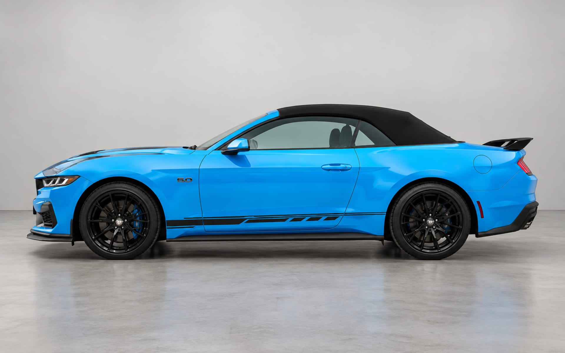 Mustang EcoBoost Convertible - image 1