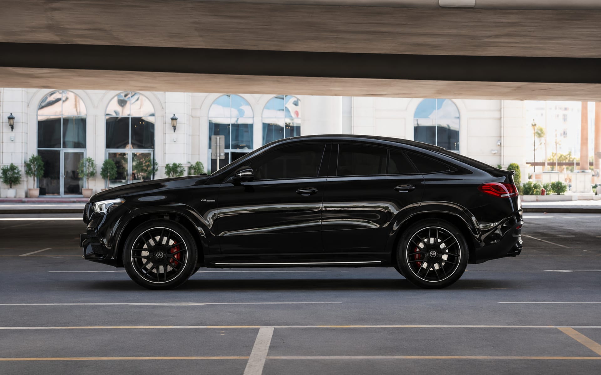 Mercedes-Benz GLE 53 image 1