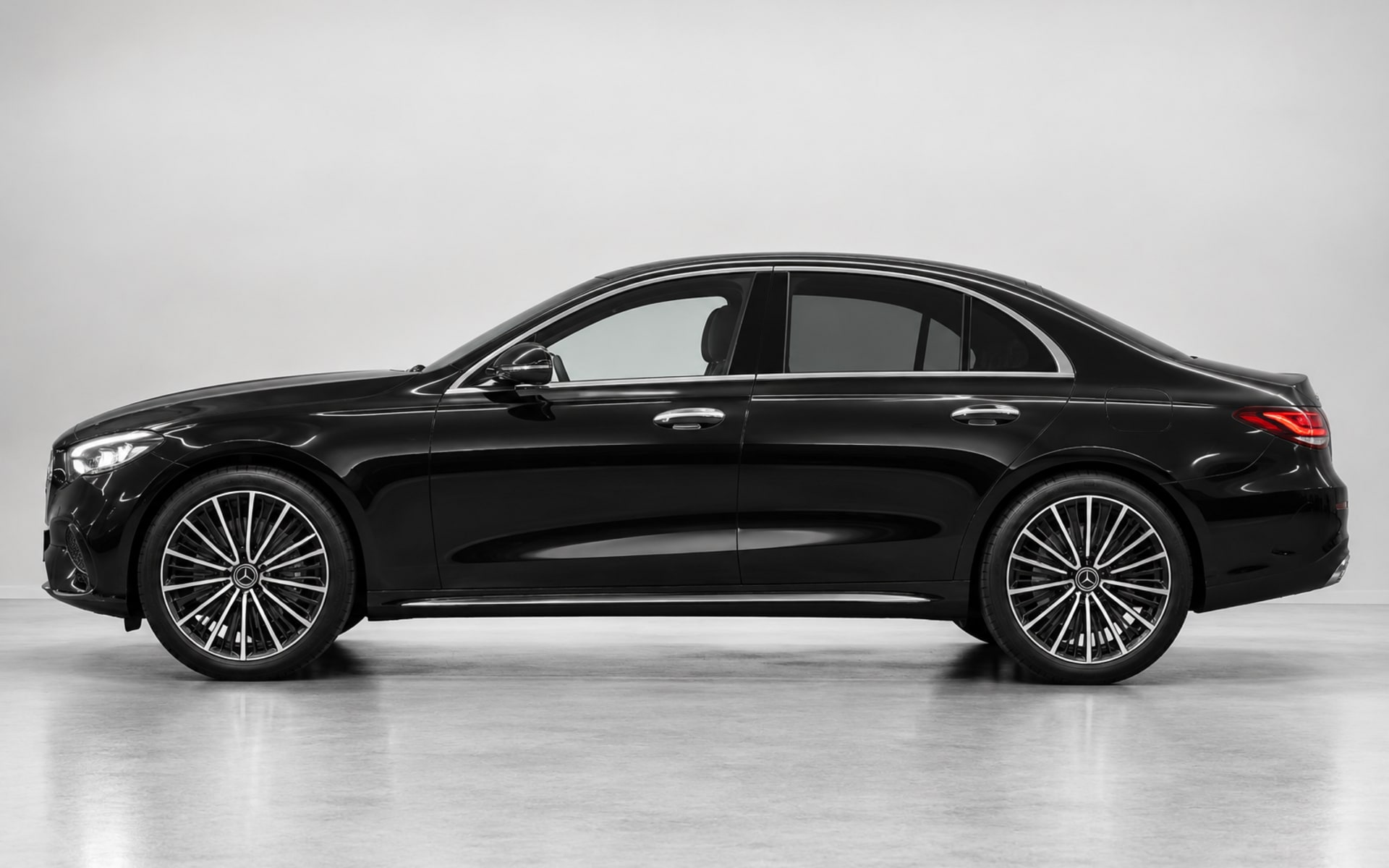 E 200 - image 1