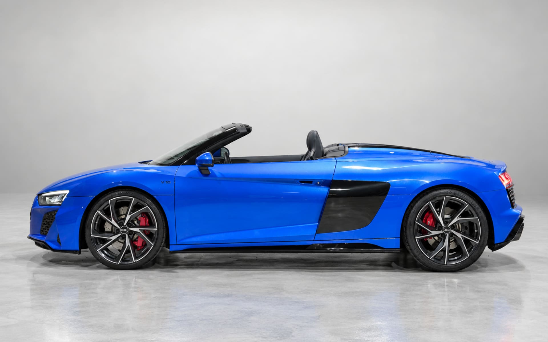 Audi R8 Spyder (V10) image 1