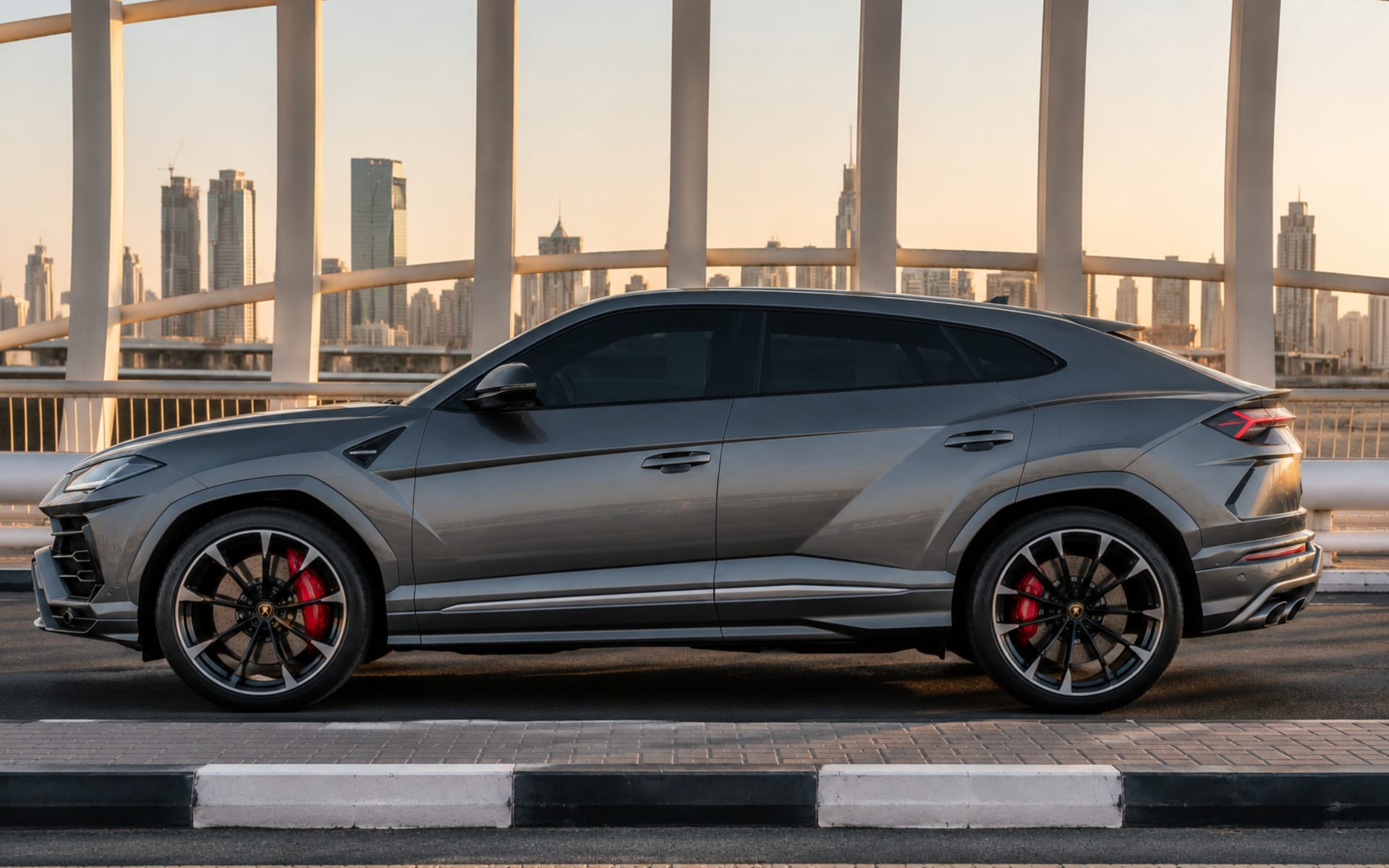 Lamborghini Urus image 1