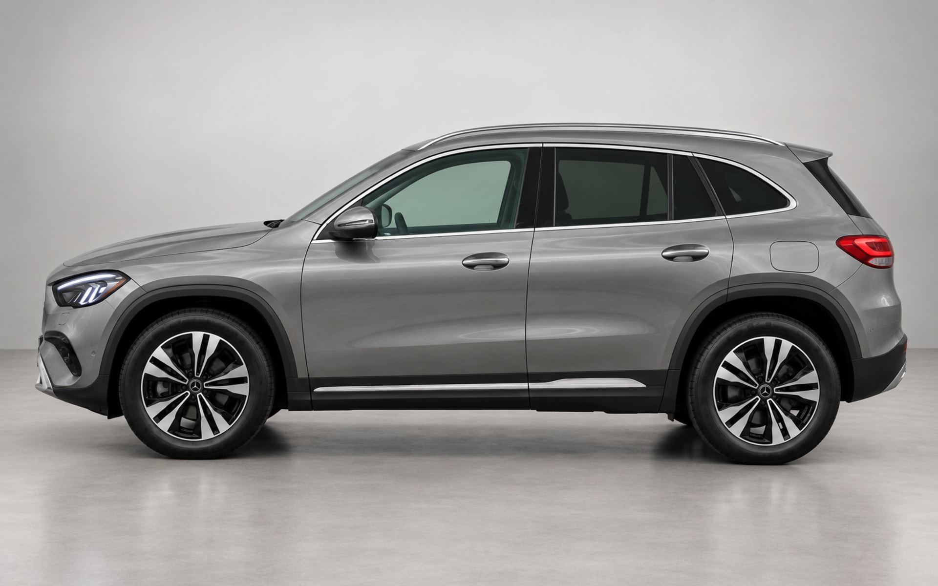Mercedes-Benz GLA 250 image 1