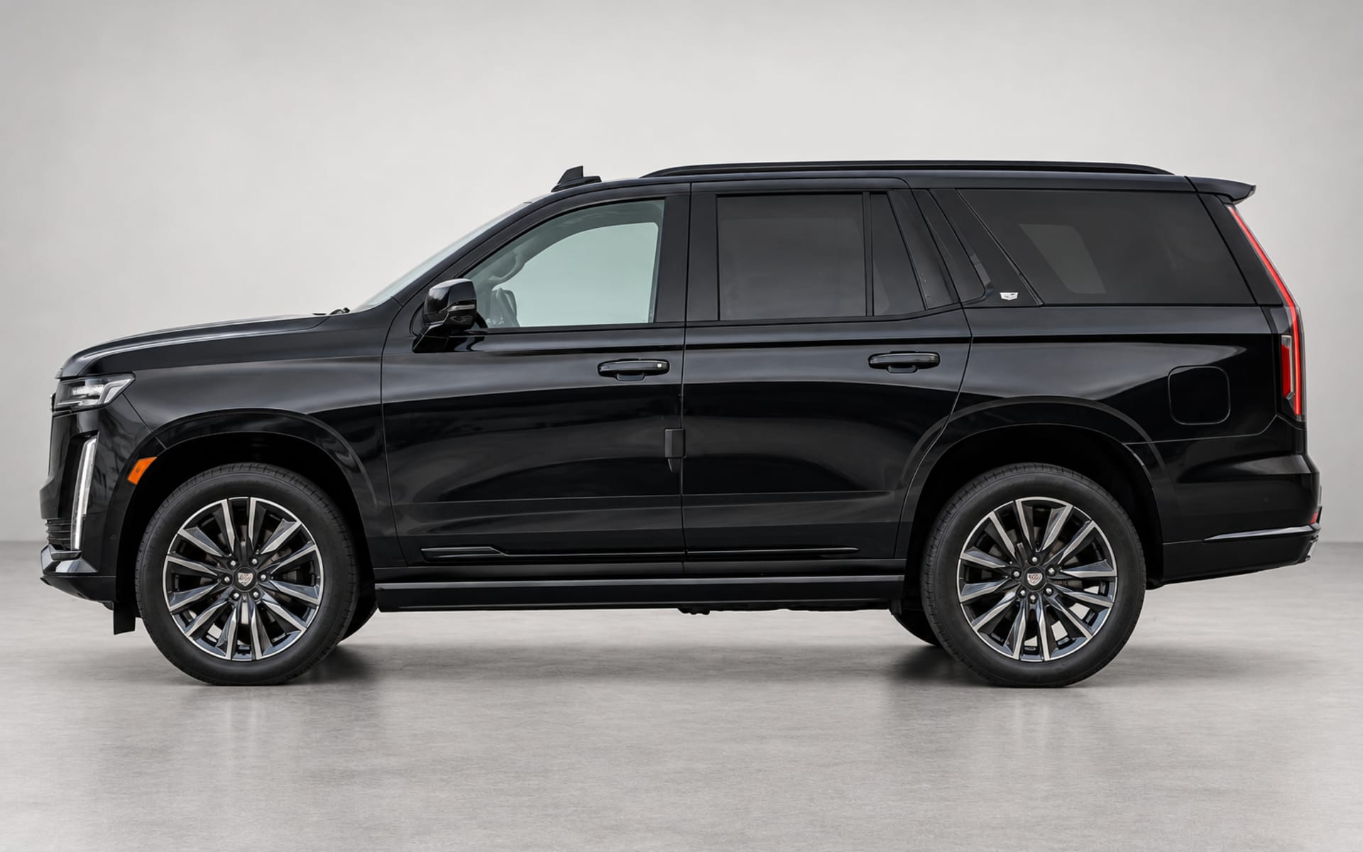 Escalade Sport - image 1