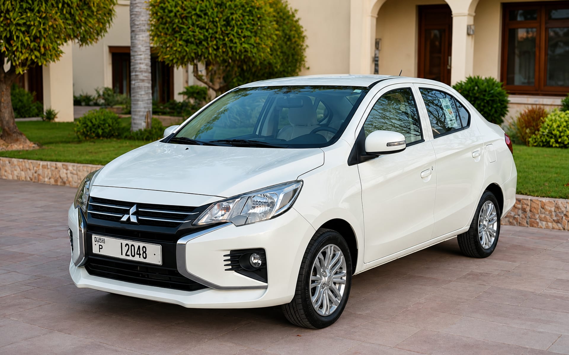 Mitsubishi Attrage image 1
