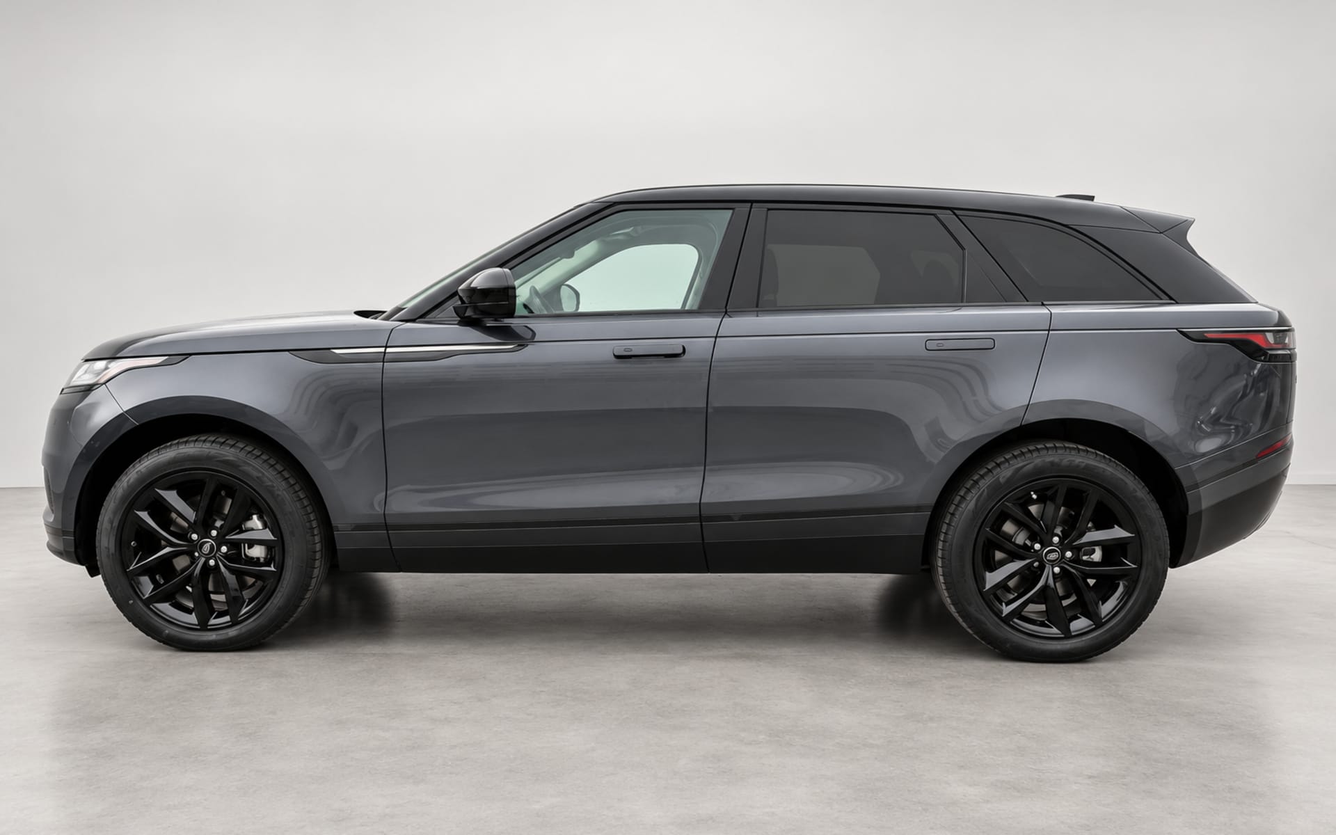 Range Rover Velar - image 1