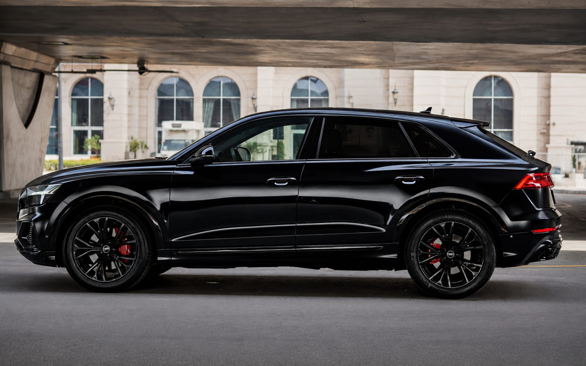 Audi Q8 image 1