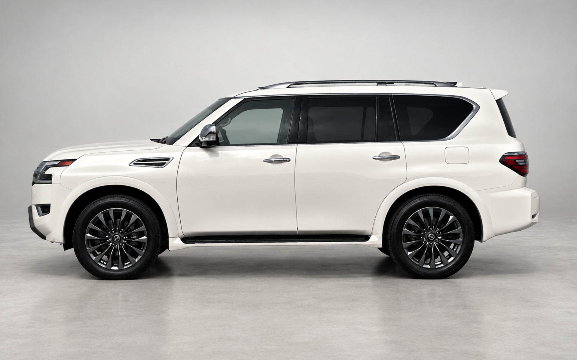 Nissan Armada image 1