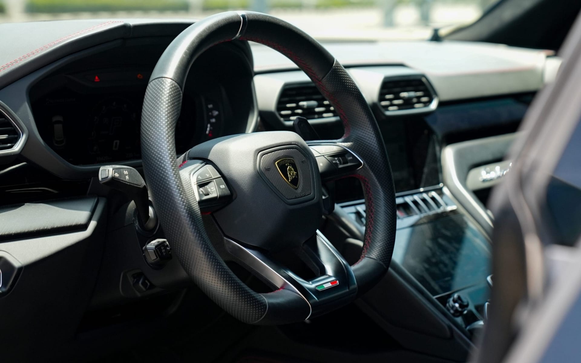 Lamborghini Urus 2023 for rent in Dubai photo 4