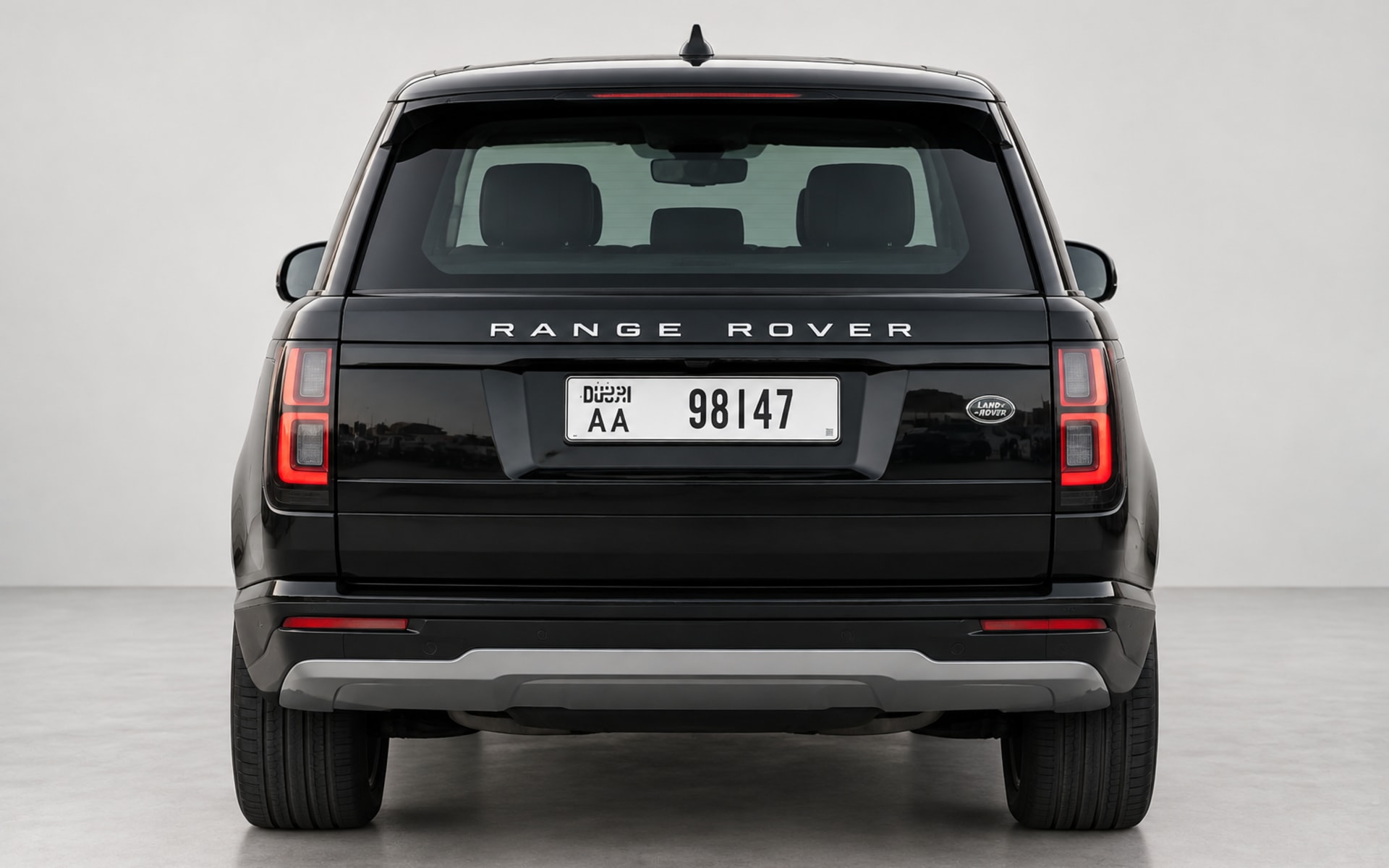 Land Rover Range Rover HSE P400 2025 for rent in Dubai photo 3